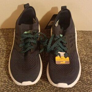 Avia size 6 blue nwt women's sneakers